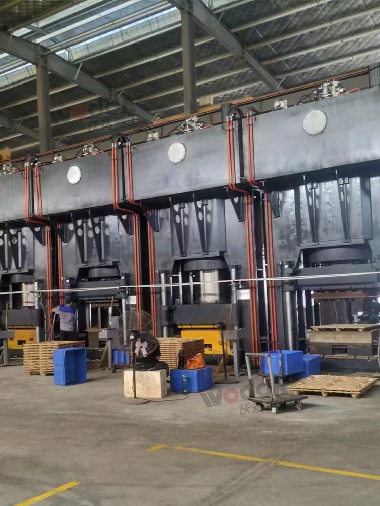 1800噸木屑托盤成型液壓機(jī)客戶現(xiàn)場(chǎng) 1800噸木屑托盤成型液壓機(jī)客戶現(xiàn)場(chǎng)