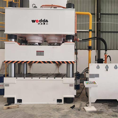 1000噸汽車底盤護(hù)板成型液壓機(jī)