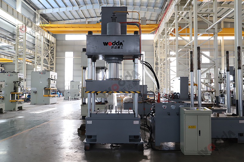 250噸金屬拉伸液壓機調(diào)試 250噸金屬拉伸液壓機調(diào)試