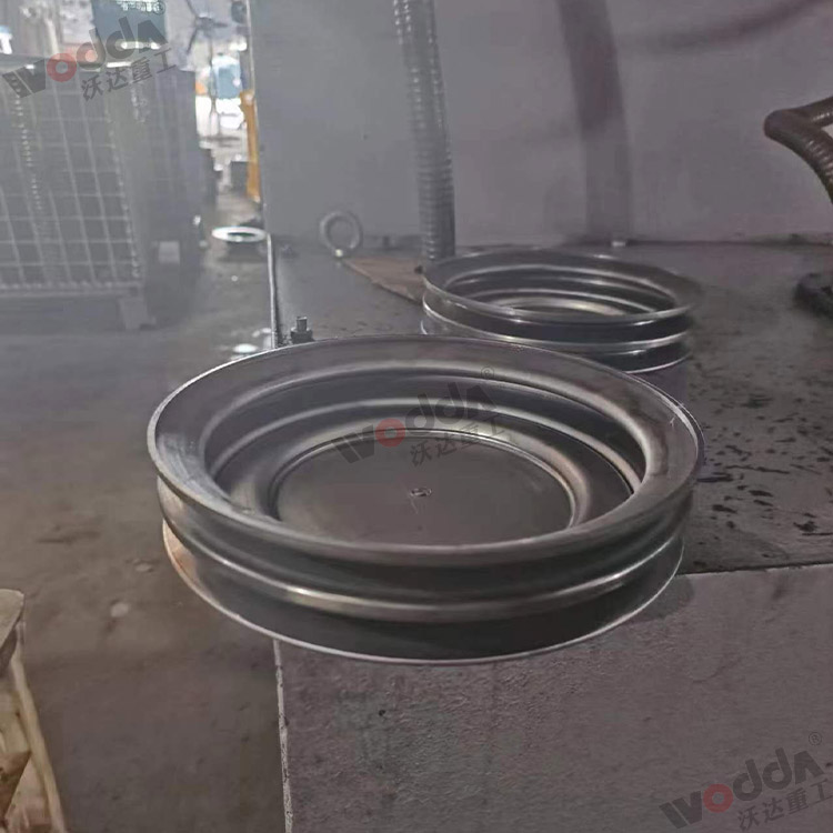 315噸上置液壓墊拉伸液壓機應用