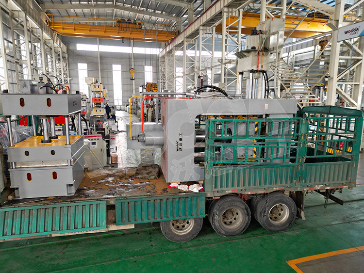 250噸框架式拉伸液壓機發貨