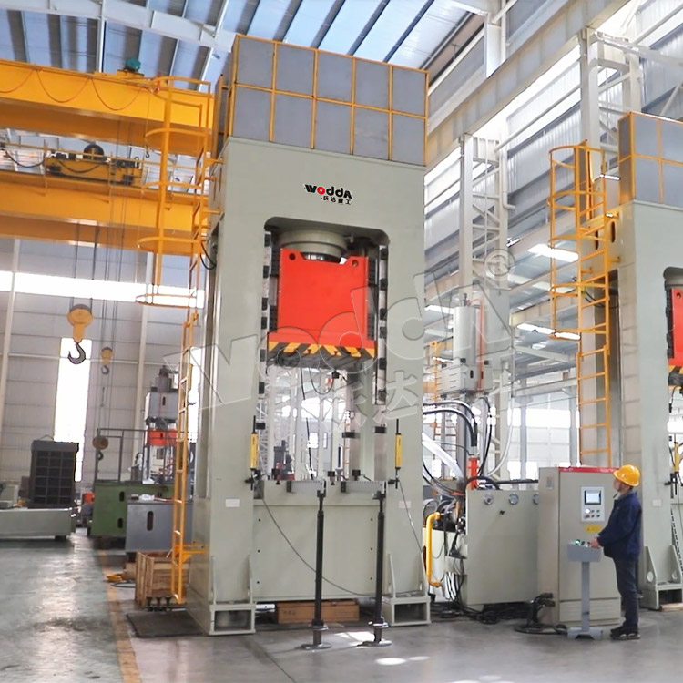 630噸框架液壓機車間圖 630噸框架液壓機車間圖