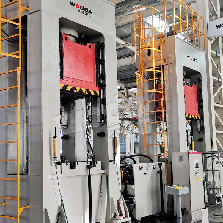 630噸框架液壓機(兩臺) 630噸框架液壓機(兩臺)