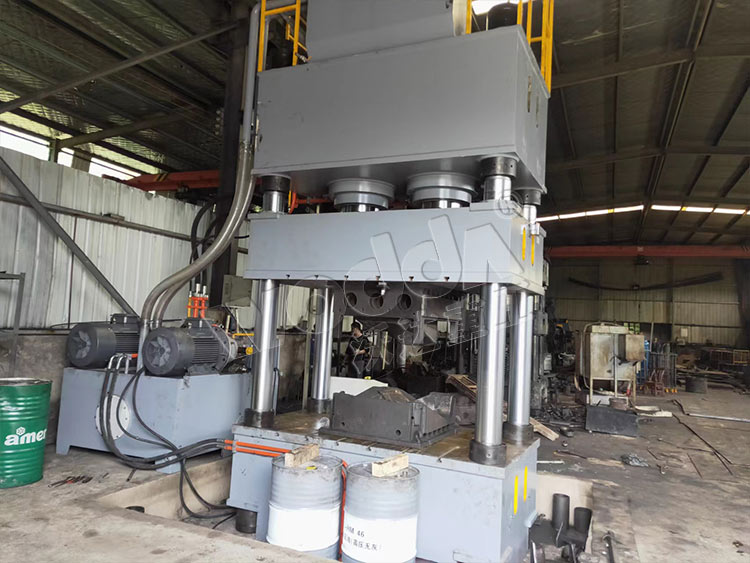 800噸金屬冷壓成型液壓機 800噸金屬冷壓成型液壓機