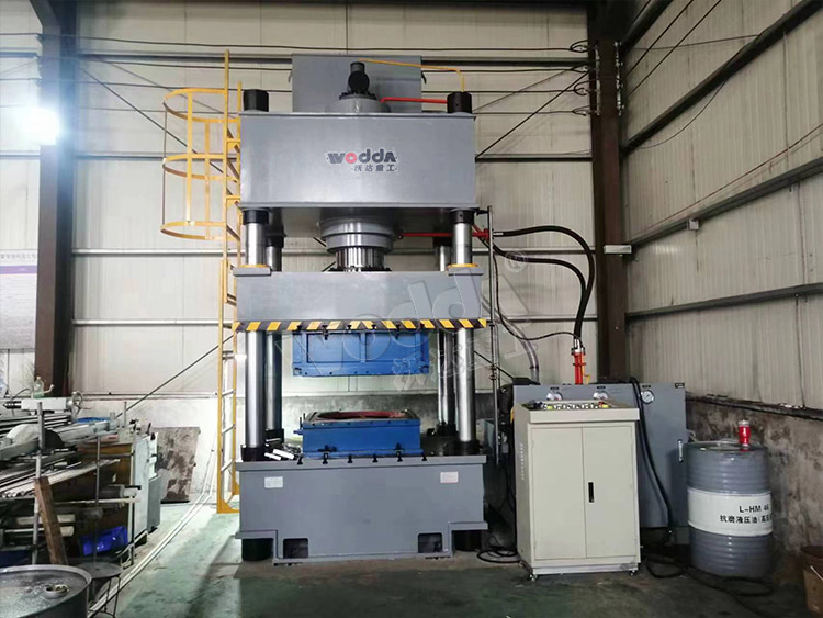 500噸不銹鋼水箱成型液壓機 500噸不銹鋼水箱成型液壓機