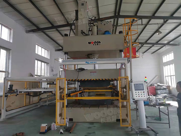 160噸汽車內飾成型液壓機 160噸汽車內飾成型液壓機