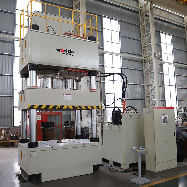 800噸塑料托盤(pán)成型液壓機(jī) 800噸塑料托盤(pán)成型液壓機(jī)