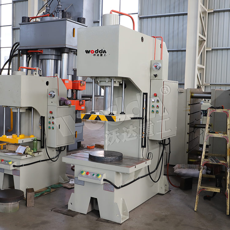 50噸單柱液壓機(jī) 50噸單柱液壓機(jī)