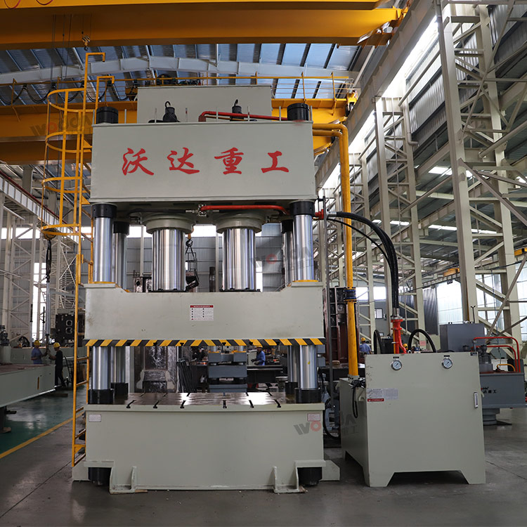 1000噸三梁四柱液壓機(雙缸) 1000噸三梁四柱液壓機(雙缸)