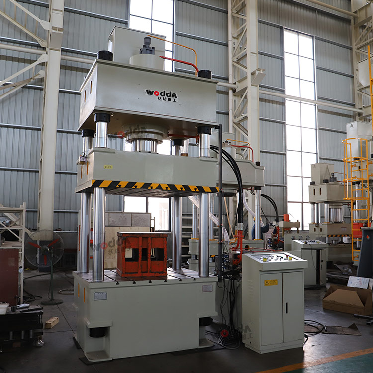 315噸三梁四柱液壓機(焊接件).jpg 315噸三梁四柱液壓機(焊接件).jpg