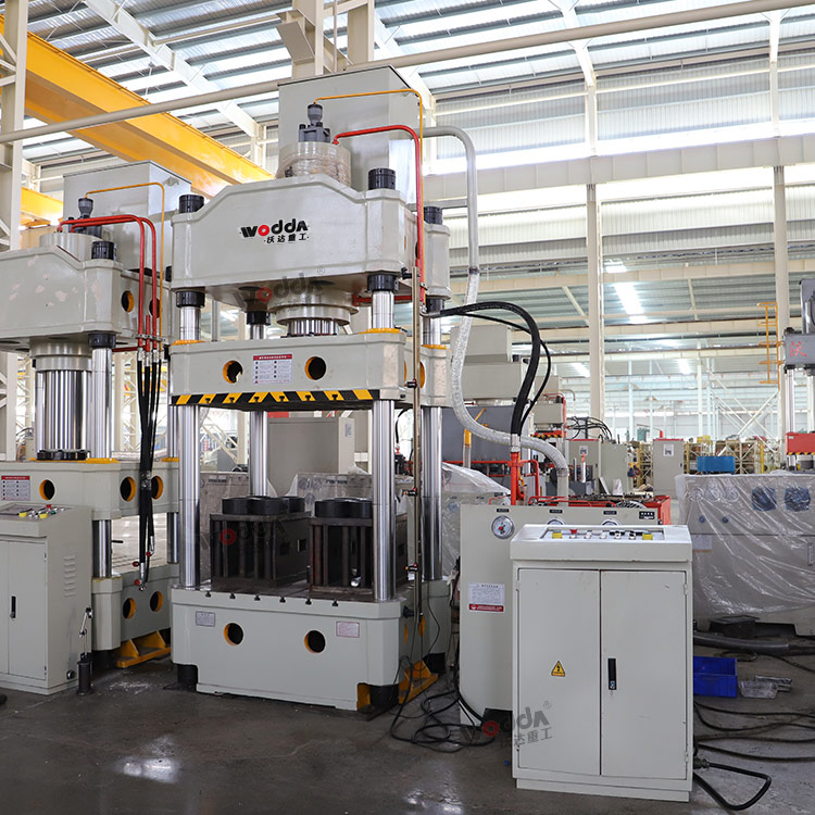 315噸三梁四柱液壓機(鑄造件).jpg 315噸三梁四柱液壓機(鑄造件).jpg