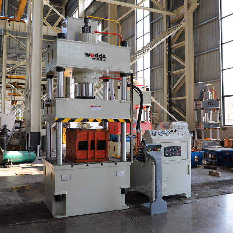 200噸四柱三梁液壓機 200噸四柱三梁液壓機