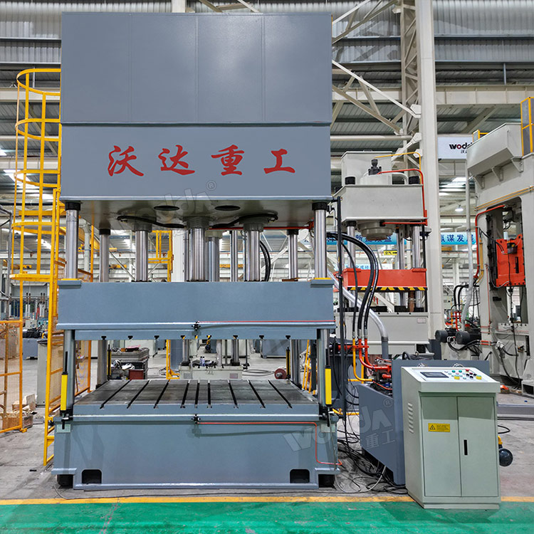 200噸汽車內飾件液壓機車間實物