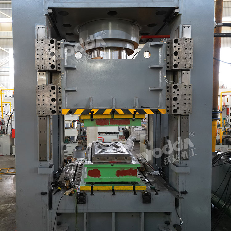 BDF水箱板液壓機車間試機 BDF水箱板液壓機車間試機