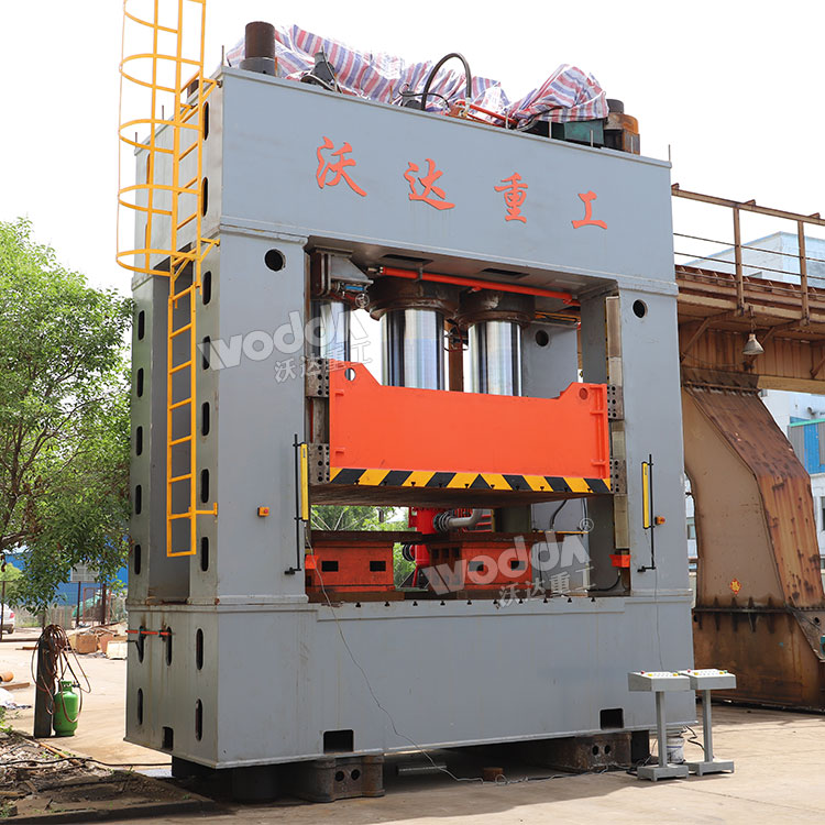 3000噸復合材料成型液壓機 3000噸復合材料成型液壓機