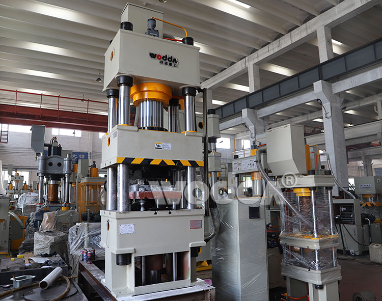 四梁四柱液壓機