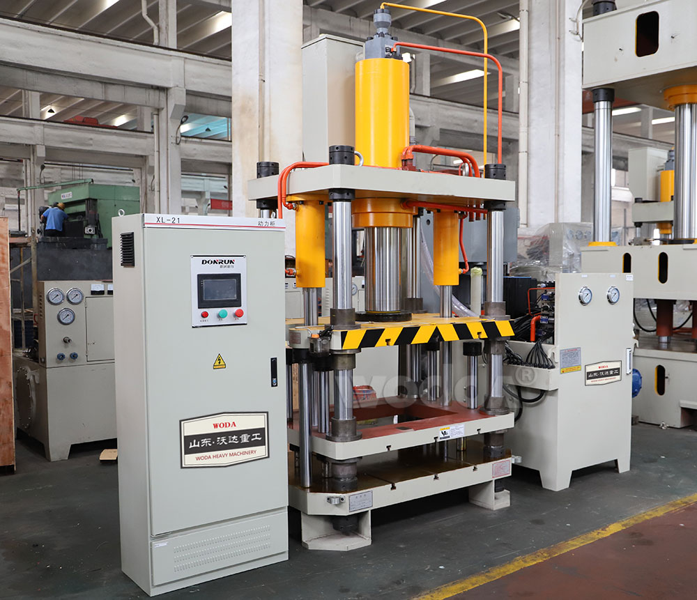 100噸四梁四柱液壓機 100噸四梁四柱液壓機